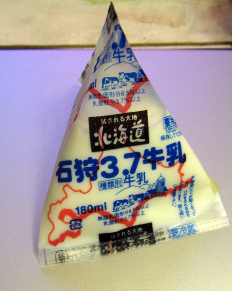 三角牛乳