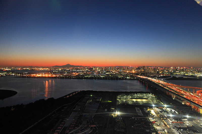 あかつきの東京と富士山