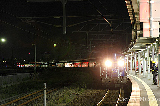 DD51牽引で函館駅に到着