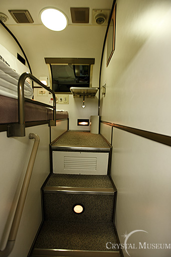 B寝台1人用個室「ソロ」の入口